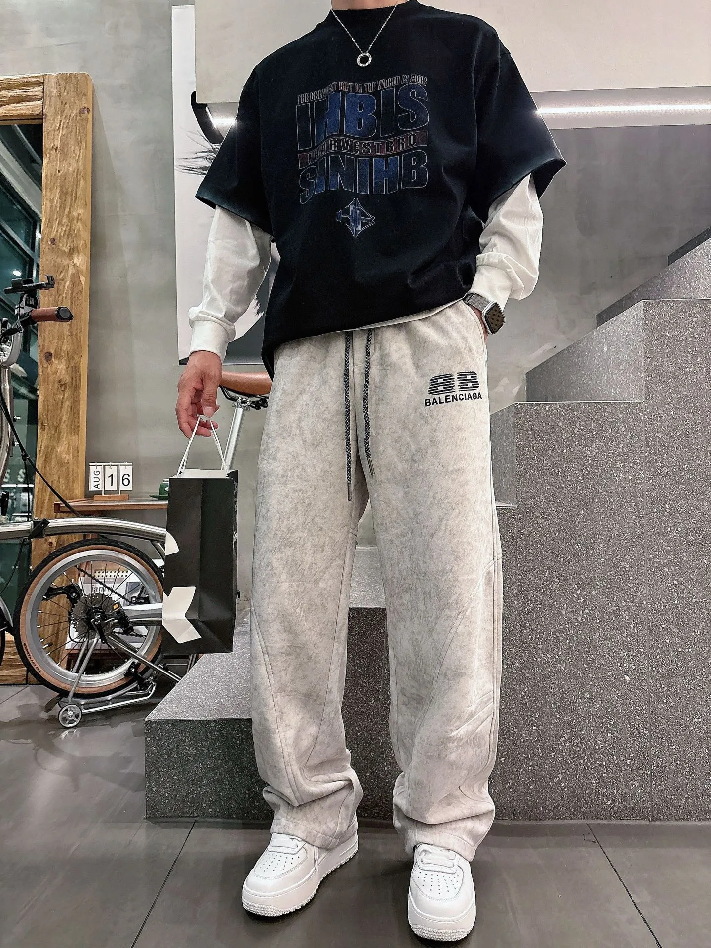 Balenciaga 🆕2026 Autumn and Winter New Arrival Casual Pants! The official website will be released simultaneously. Brand Classic LOGO casual pants, customized fabrics, excellent comfort and strong touch. Highly recognisable, perfect appearance and craftsmanship. Size:M-3XL